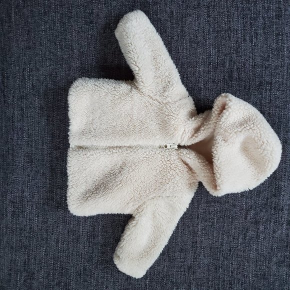 3 to 6 Month Lot - Romper, Sherpa Coat, Shirts - Picture 10 of 12
